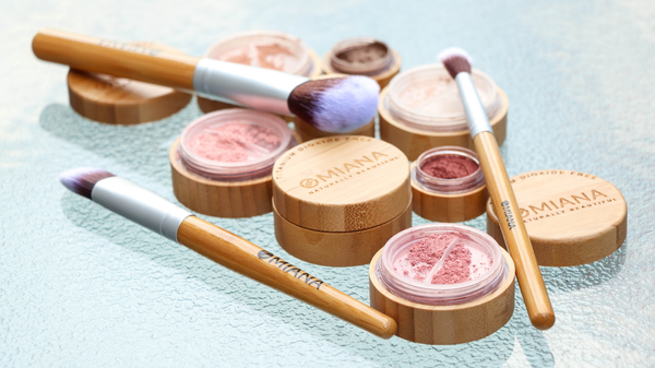 Best Organic Makeup for a Non-Toxic Beauty Routine: What to Know Before You Buy